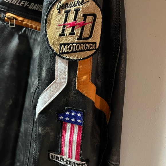 Woman’s Harley Davidson leather jacket - Picture 3 of 5